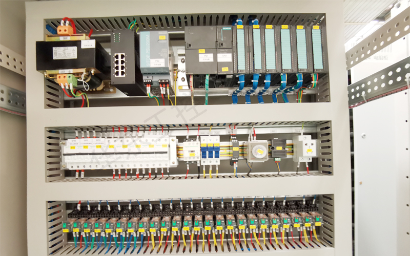 控制柜內部細節