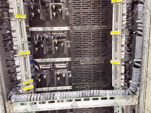 MNS低壓抽屜式開關柜細節 MNS低壓抽屜式開關柜細節