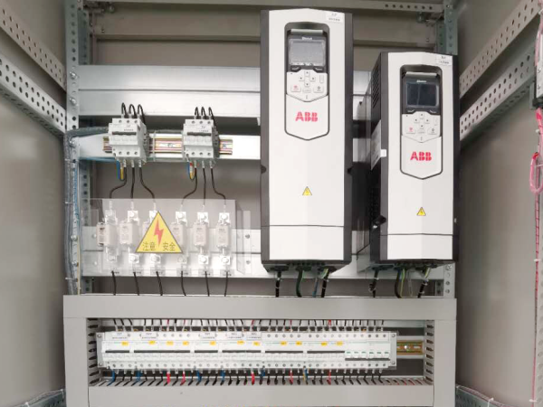 變頻柜細節 變頻柜細節